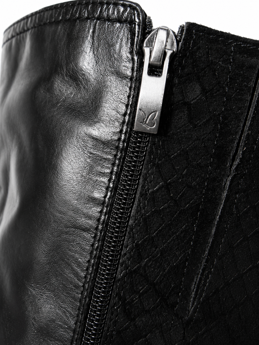 Bota Alta Negra CAPRICE — Cuero Croco